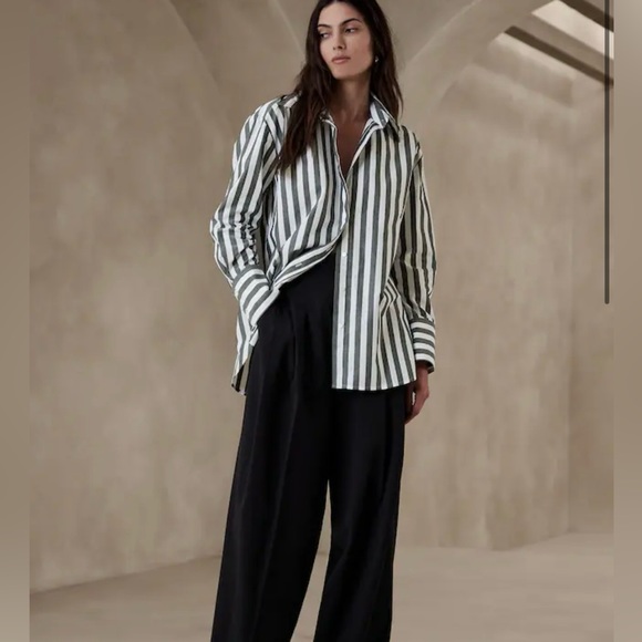 Banana Republic Oversized Poplin Shirt - Picture 3 of 5